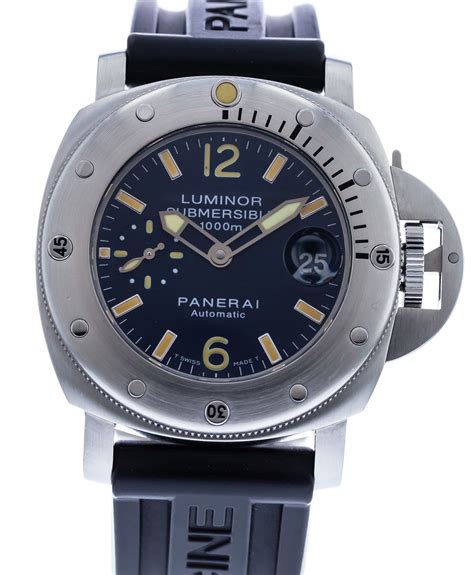 Panerai Luminor Submersible PAM 087 Preowned Watch